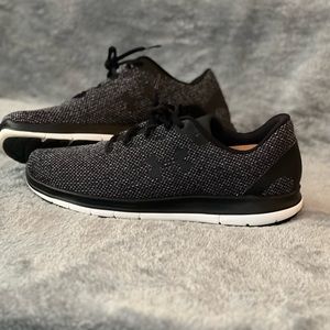 Under Armour Sneakers—VERY LIGHT WEAR—LIKE NEW
